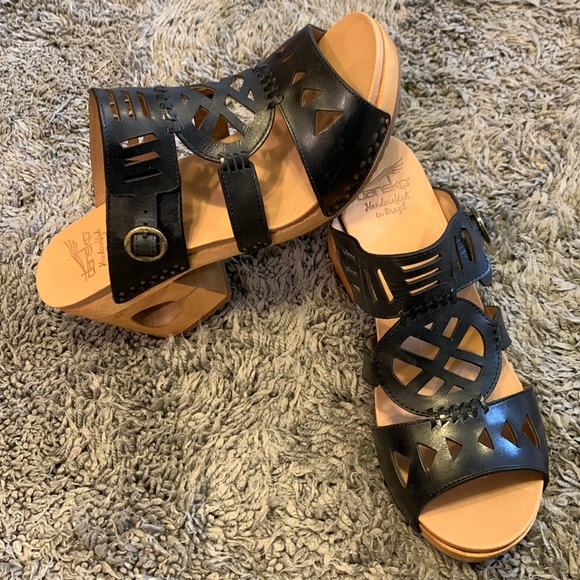 Dansko Oralee Black Leather Cut Out Sandals Strap Wood Heel Handcrafted, Size 41 - Picture 2 of 9